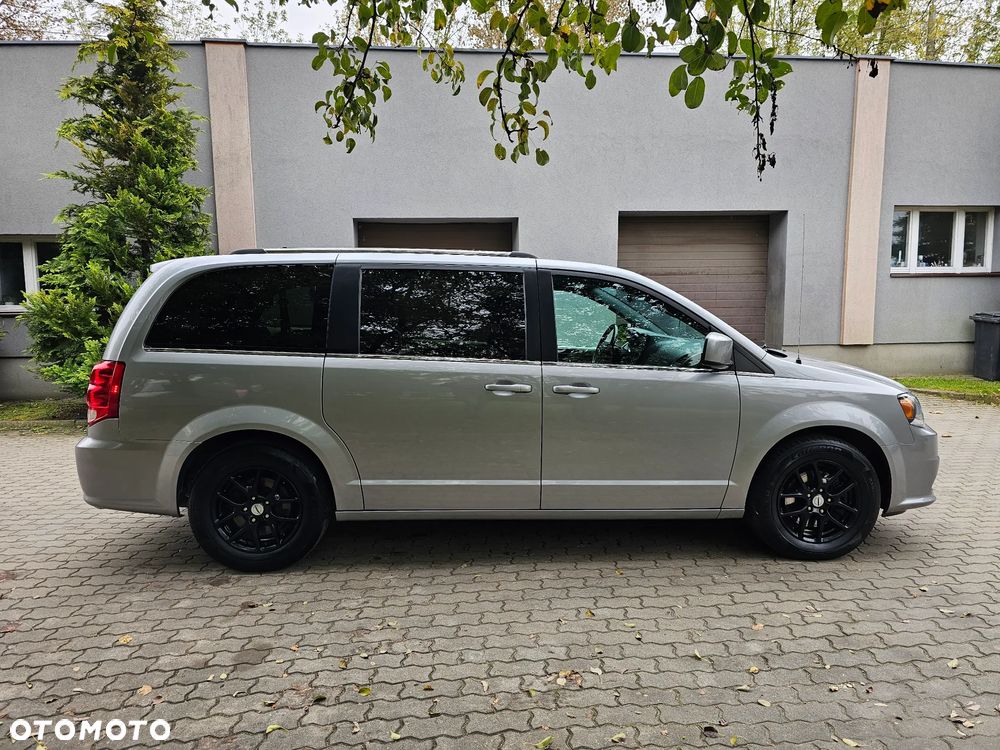 Dodge Grand Caravan - 29