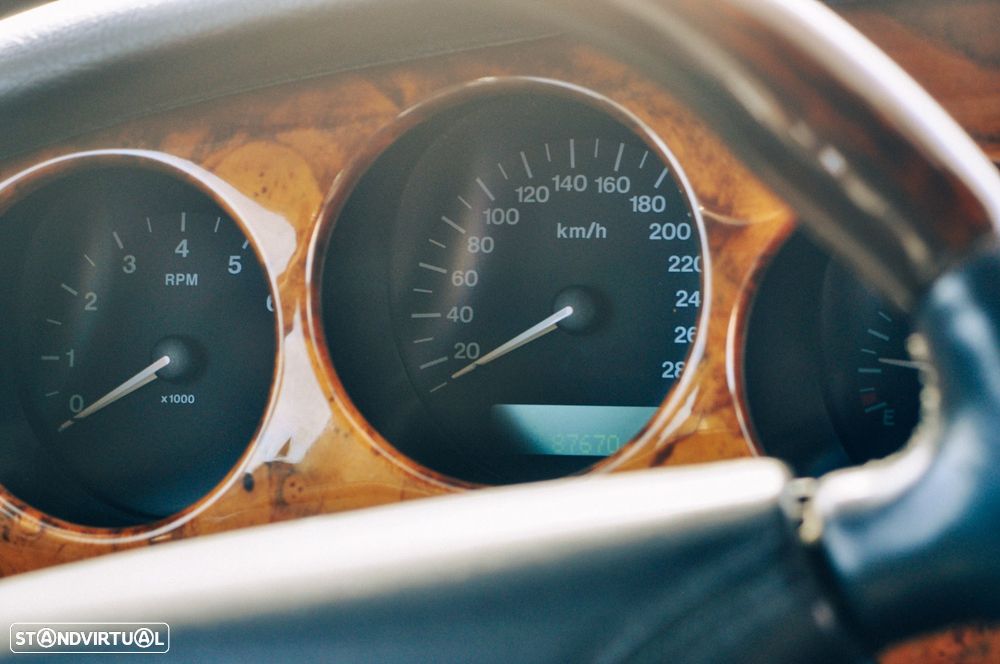 Jaguar XK XK8 4.0 Coupé Pele - 13