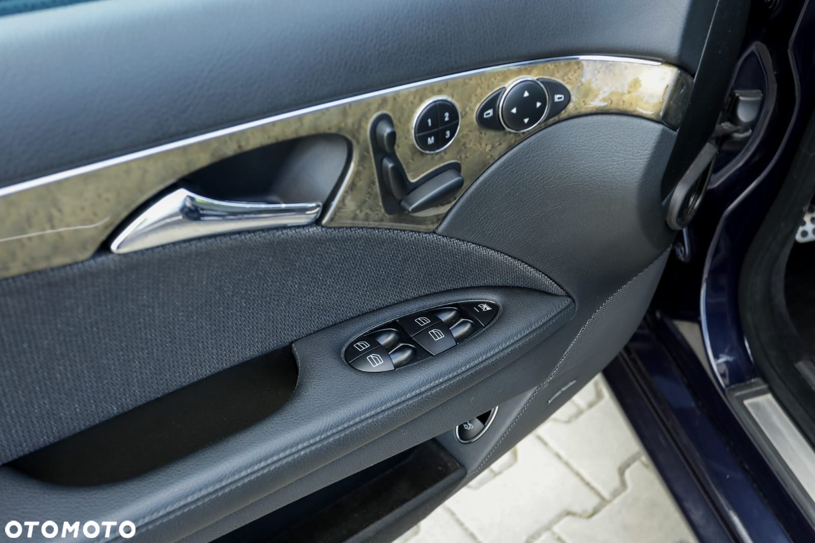 Mercedes-Benz Klasa E 320 CDI 4-Matic Avantgarde - 22