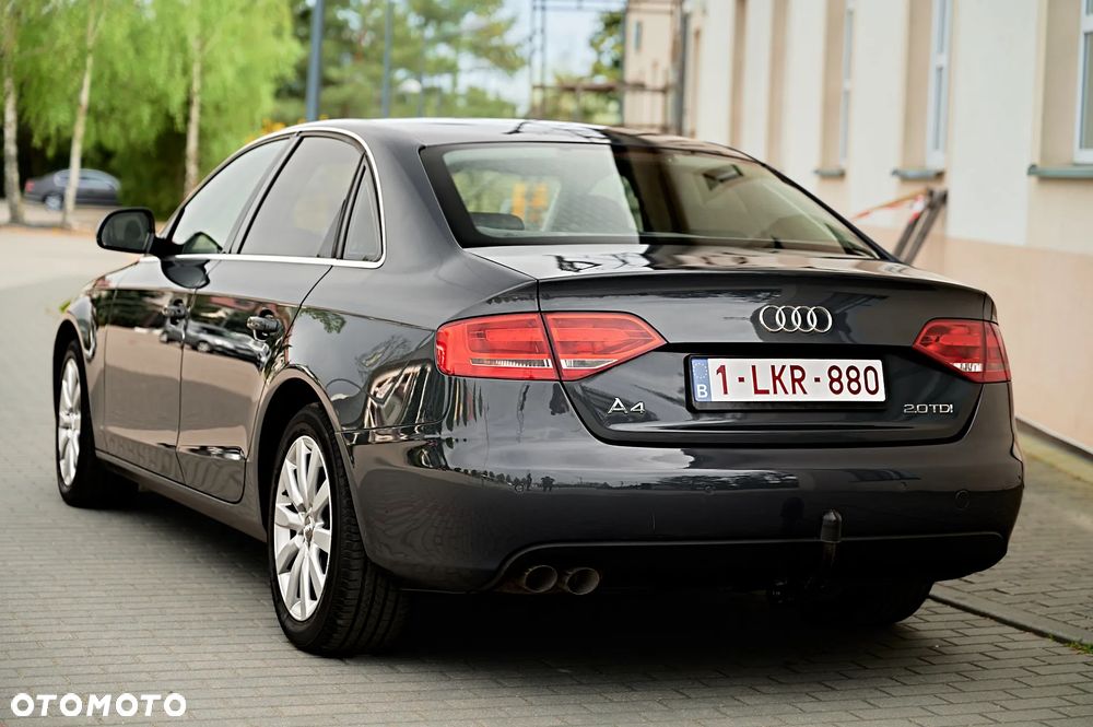 Audi A4 Limousine - 1