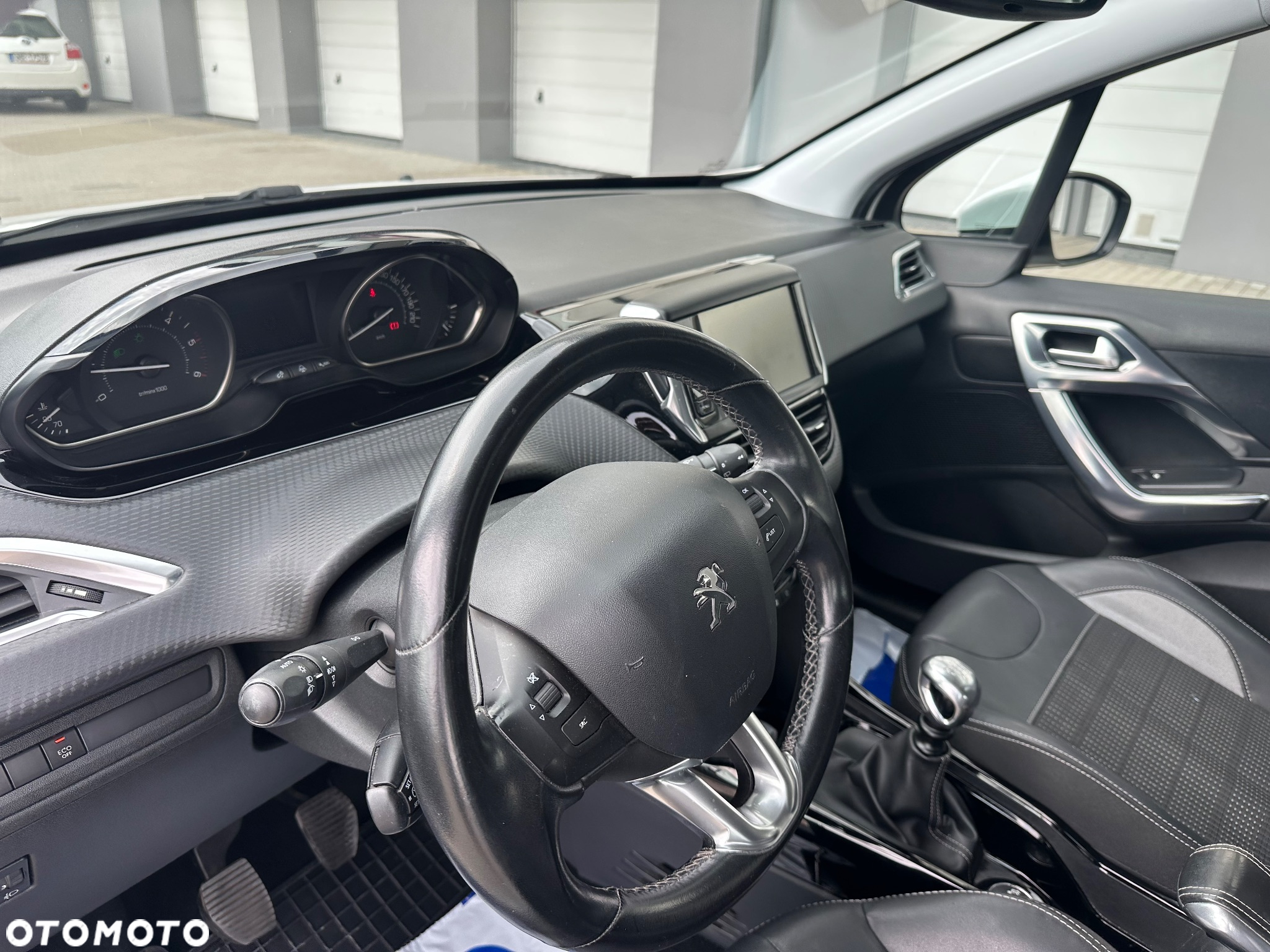 Peugeot 2008 1.6 BlueHDi Allure - 16