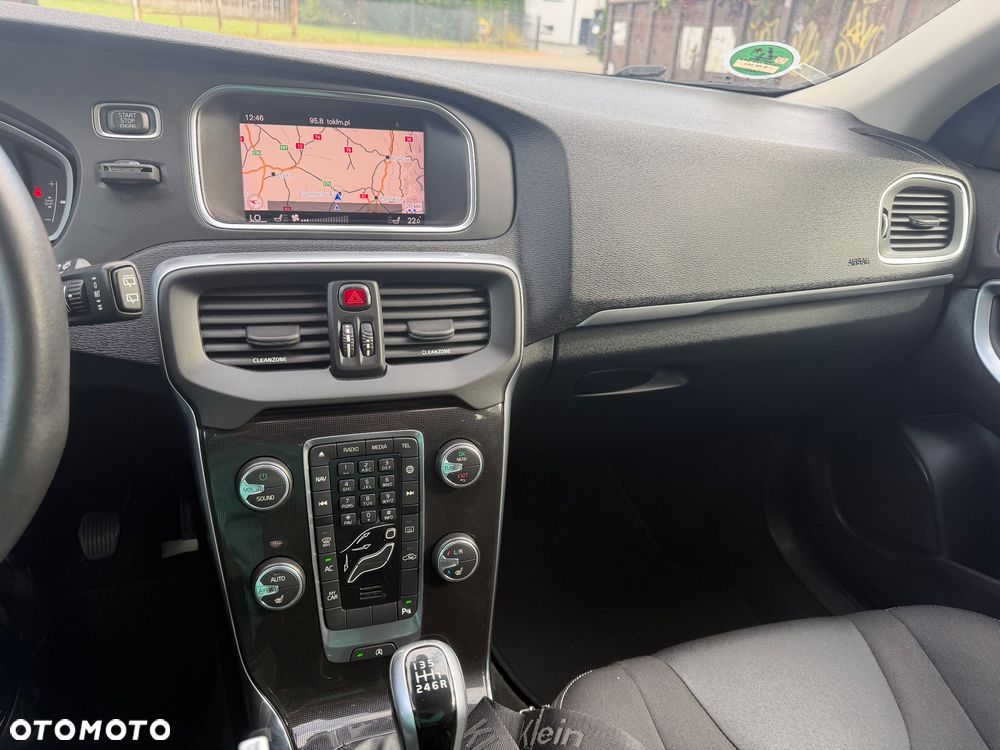 Volvo V40 - 16