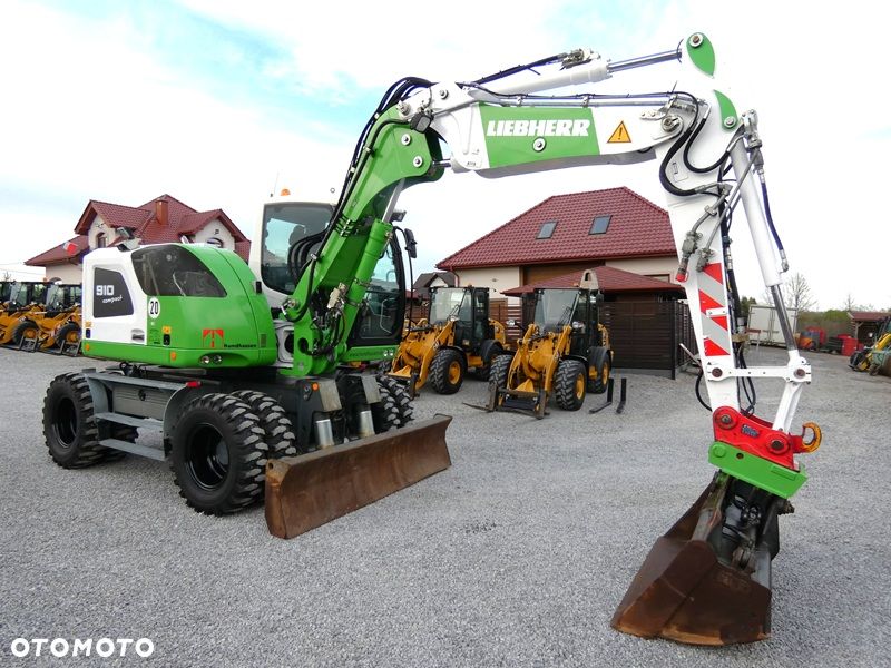 Liebherr A910 Compact / Z Niemiec / Super Stan / BEZ DPF / 2 Łyżki / - 2