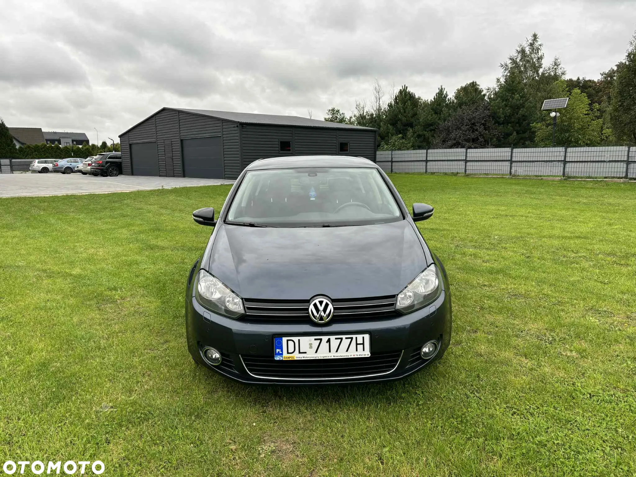 Volkswagen Golf - 8