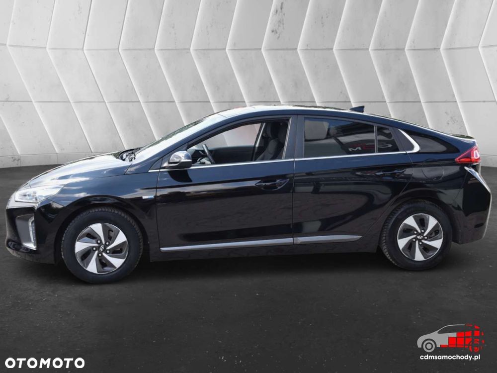 Hyundai IONIQ - 7