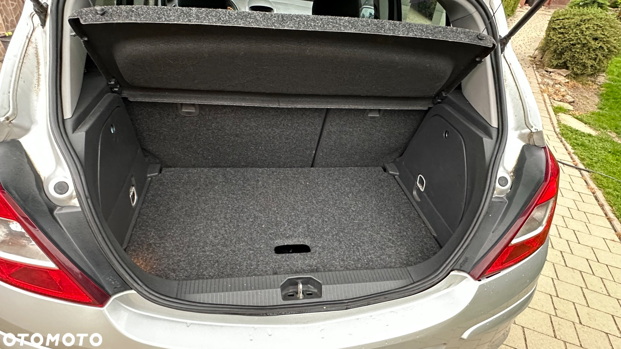 Opel Corsa 1.4 16V Cosmo - 13