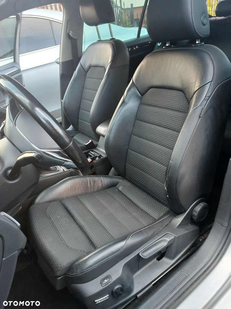 Volkswagen Golf - 5