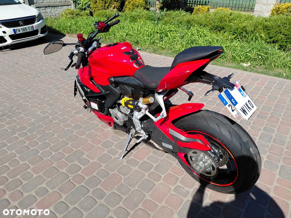 Ducati Streetfighter V2 - 3