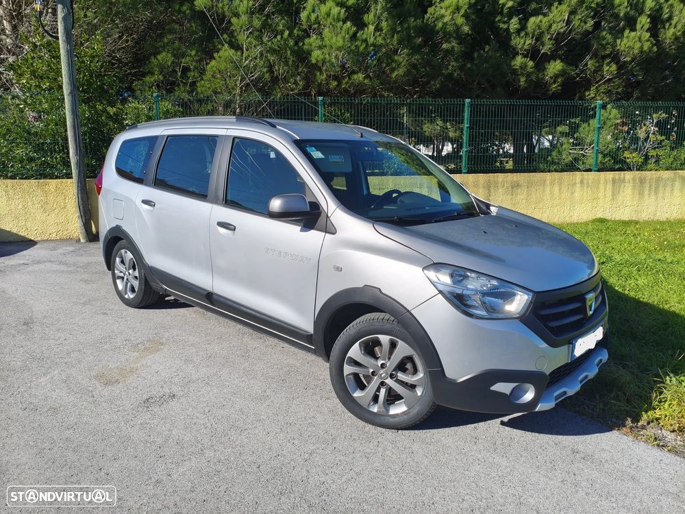 Dacia Lodgy 1.5 dCi Stepway 7L - 1