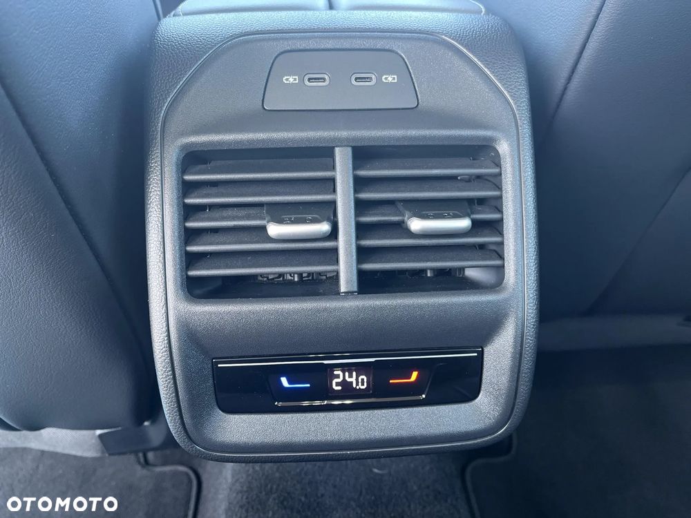 Volkswagen Passat Variant 2.0 TDI SCR Business DSG - 22