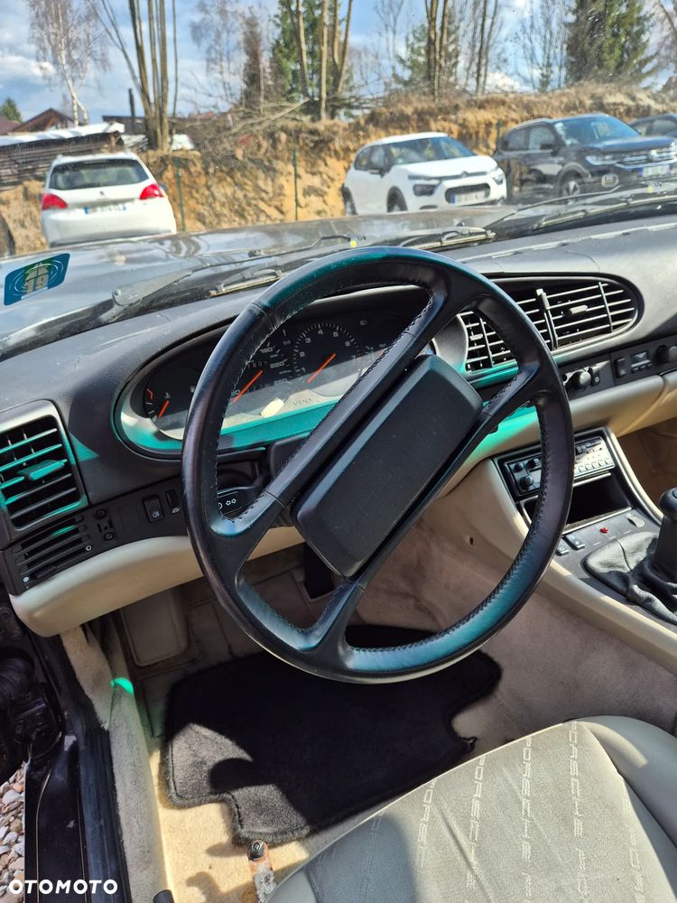 Porsche 944 - 16