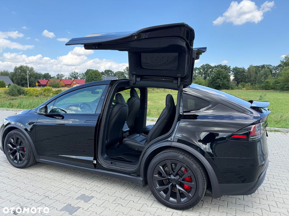 Tesla Model X Plaid - 11