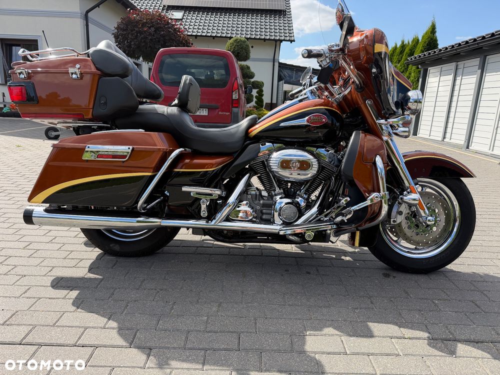 Harley-Davidson FLH Electra Glide - 23
