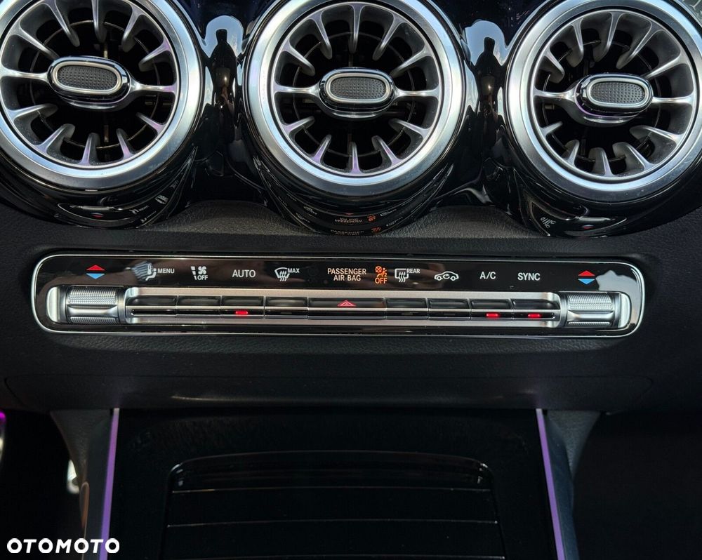 Mercedes-Benz GLB 220 mHEV 4-Matic AMG Line 8G-DCT - 24