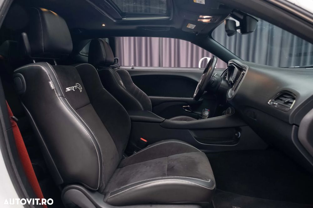 Dodge Challenger Automatik SRT Hellcat - 32