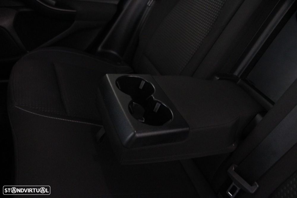 Ford Focus 1.0 EcoBoost MHEV Connected Design — fotografia 30
