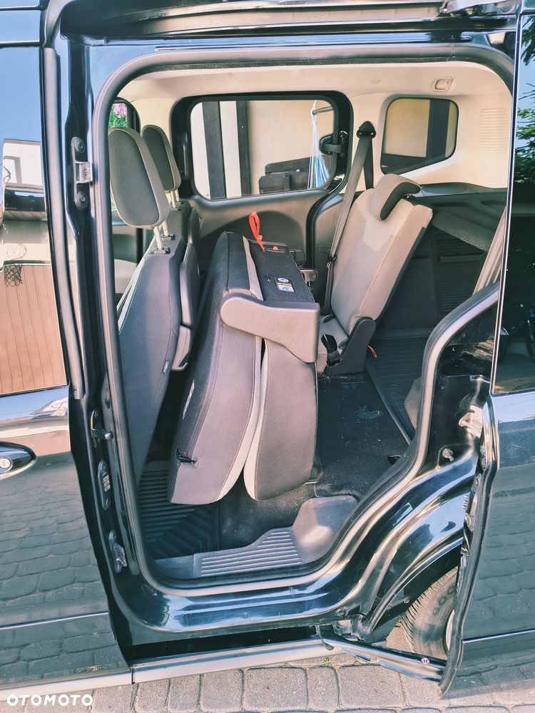 Ford Tourneo Courier 1.0 EcoBoost Titanium - 32