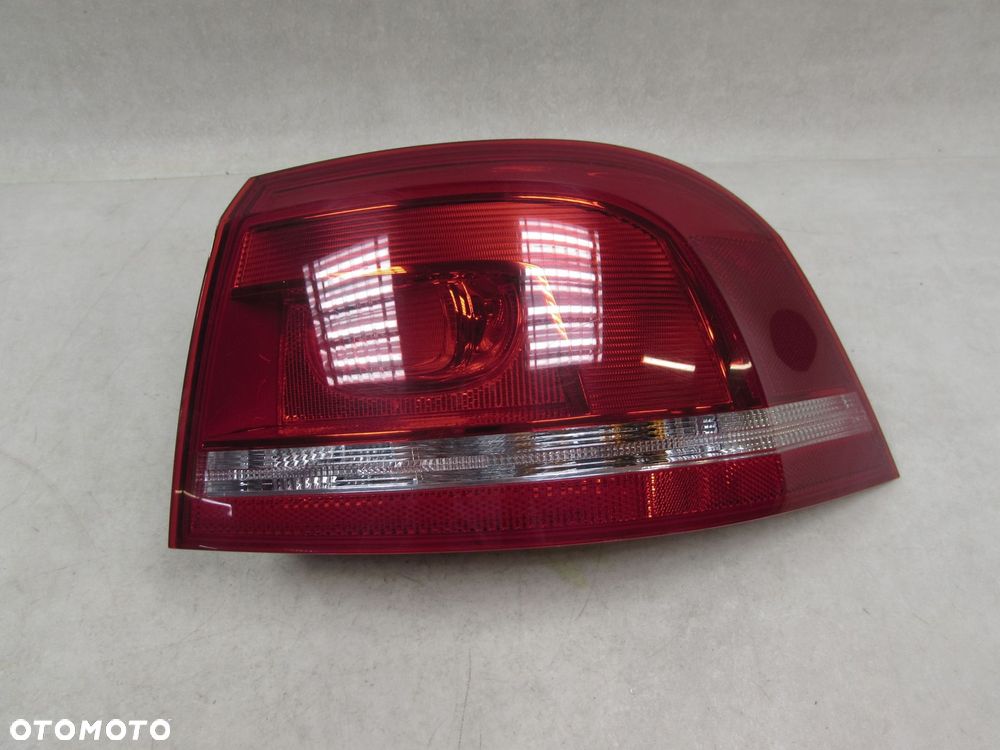 VW PASSAT B7 KOMBI 10-15 LAMPA TYL PRAWA BLOTNIKA 3AF945096 - 2