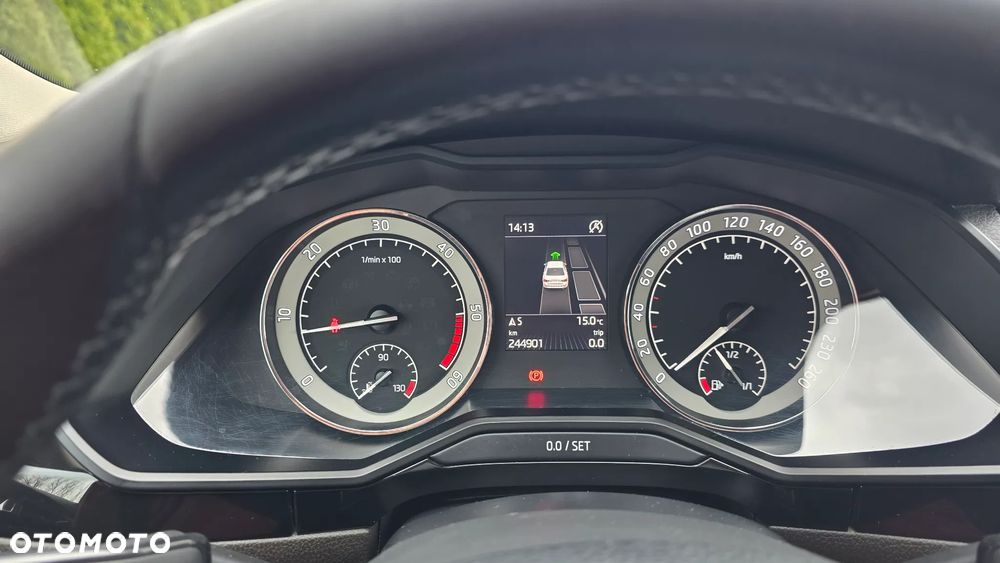 Skoda Superb 2.0 TDI L&K DSG - 26