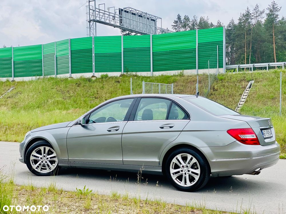 Mercedes-Benz Klasa C 180 CGI BlueEff Avantgarde - 11