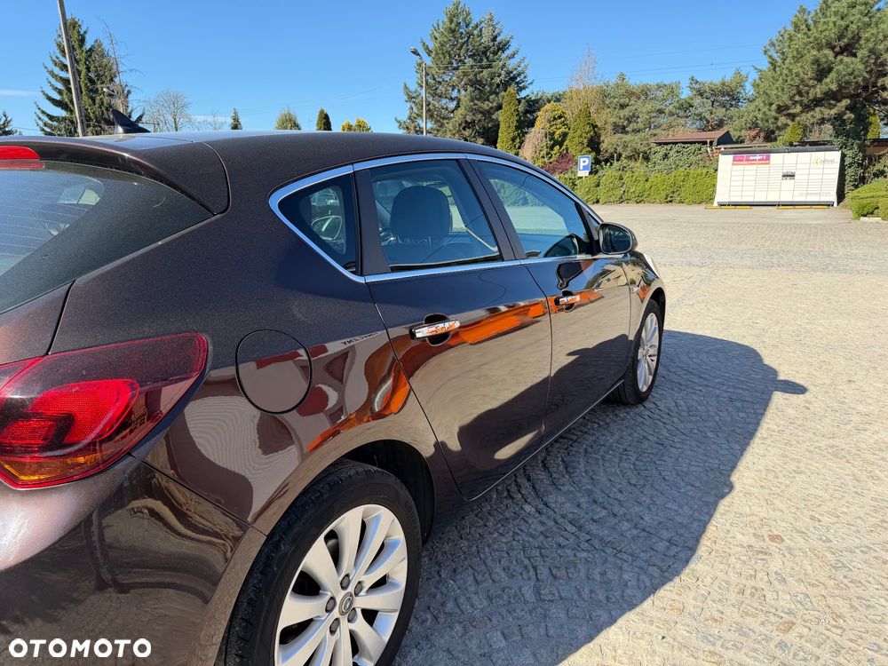 Opel Astra 1.4 T Cosmo - 12