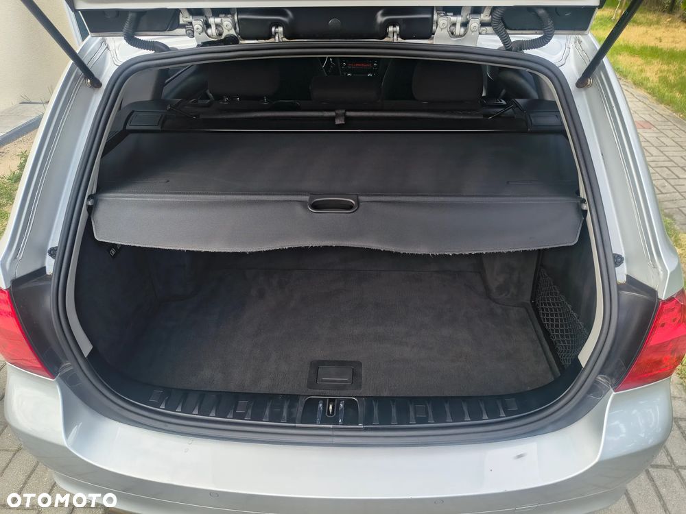 BMW Seria 3 318d DPF Edition Lifestyle - 15