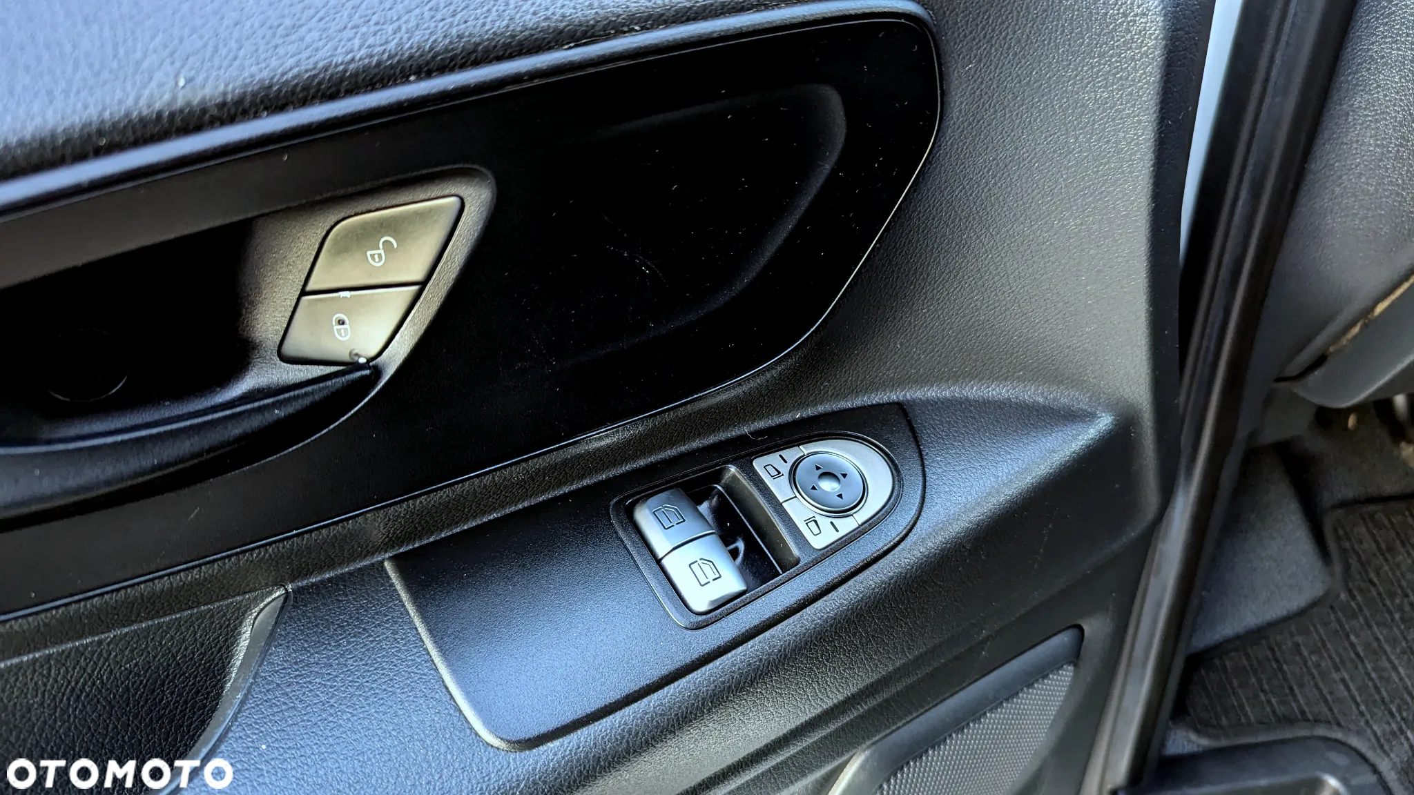 Mercedes-Benz VITO 111 CDTI long - 29