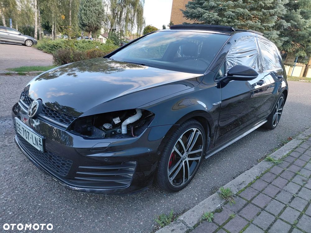 Volkswagen Golf - 8