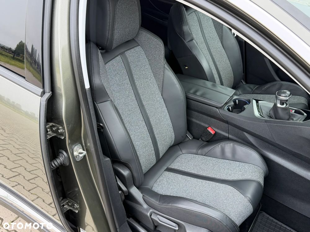 Peugeot 5008 BlueHDI 130 Allure Business-Paket - 17