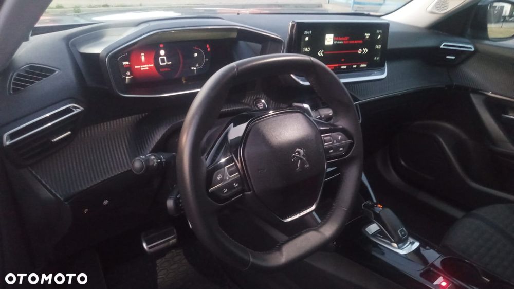 Peugeot 2008 1.5 BlueHDi Allure S&S EAT8 - 23