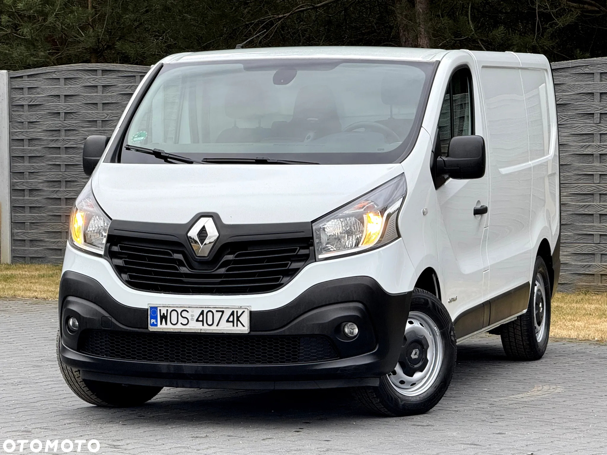 Renault TRAFIC - 2
