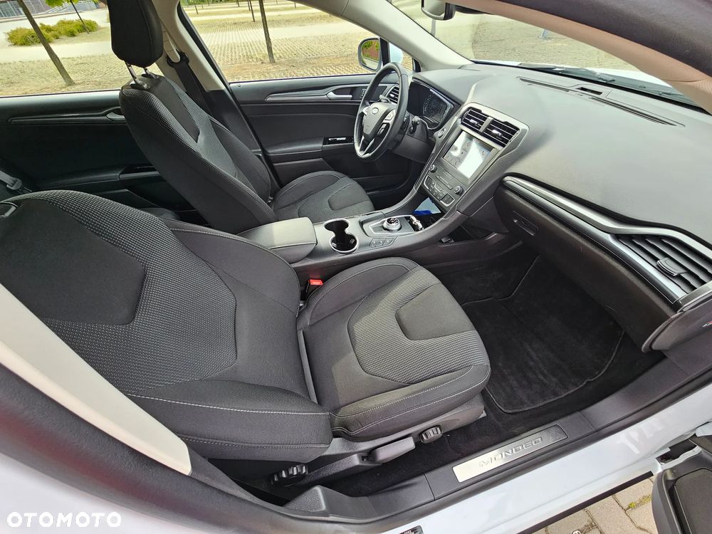 Ford Mondeo 2.0 EcoBlue Titanium - 23