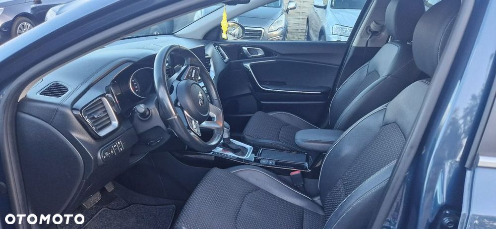 Kia XCeed - 16