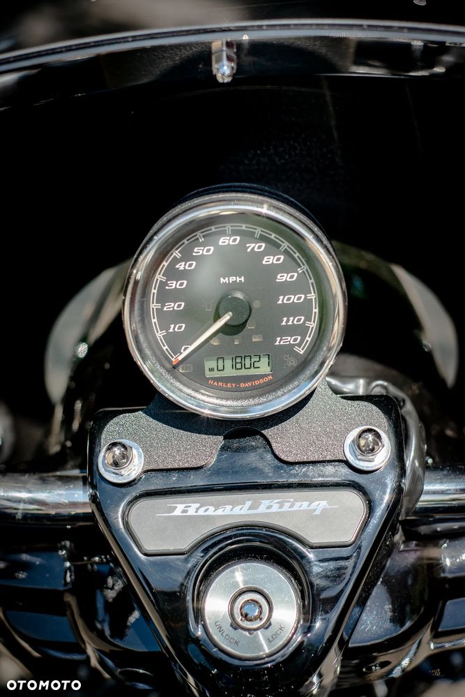 Harley-Davidson Touring Road King - 17