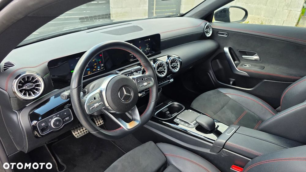 Mercedes-Benz CLA 250 e 8G-DCT AMG Line - 18
