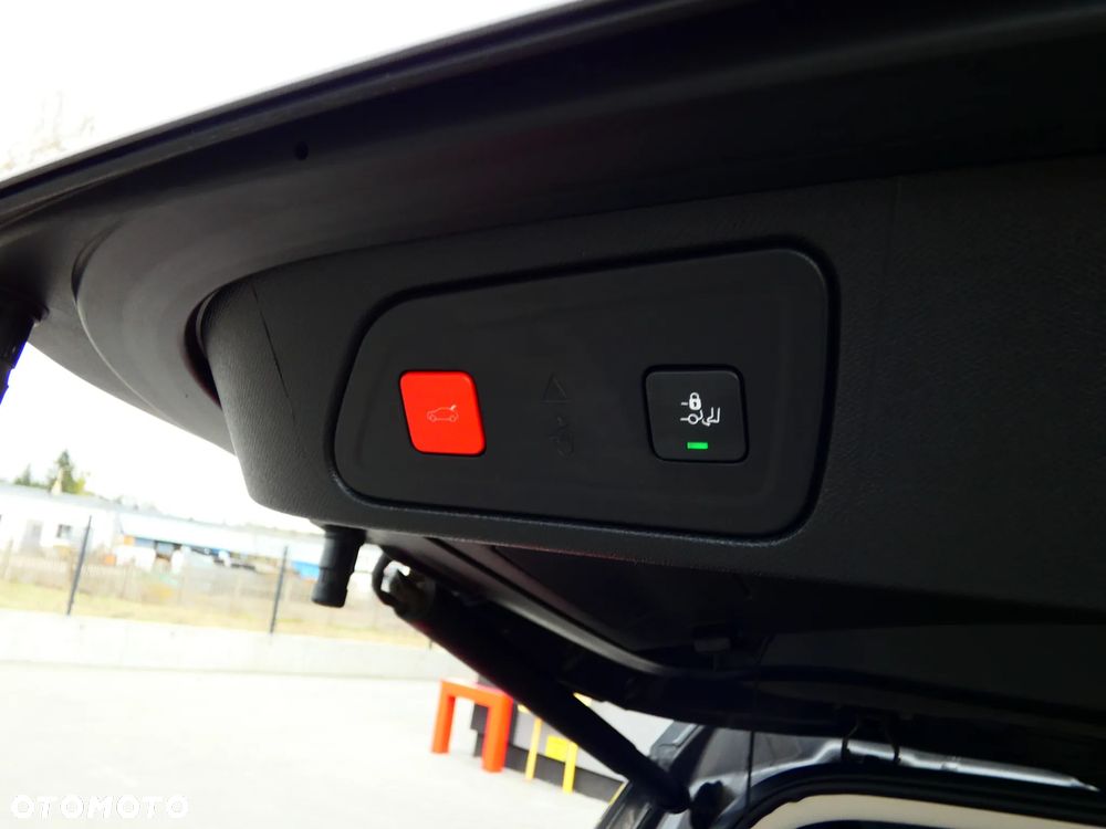 Citroën C5 Aircross 1.6 PureTech Live EAT8 - 22