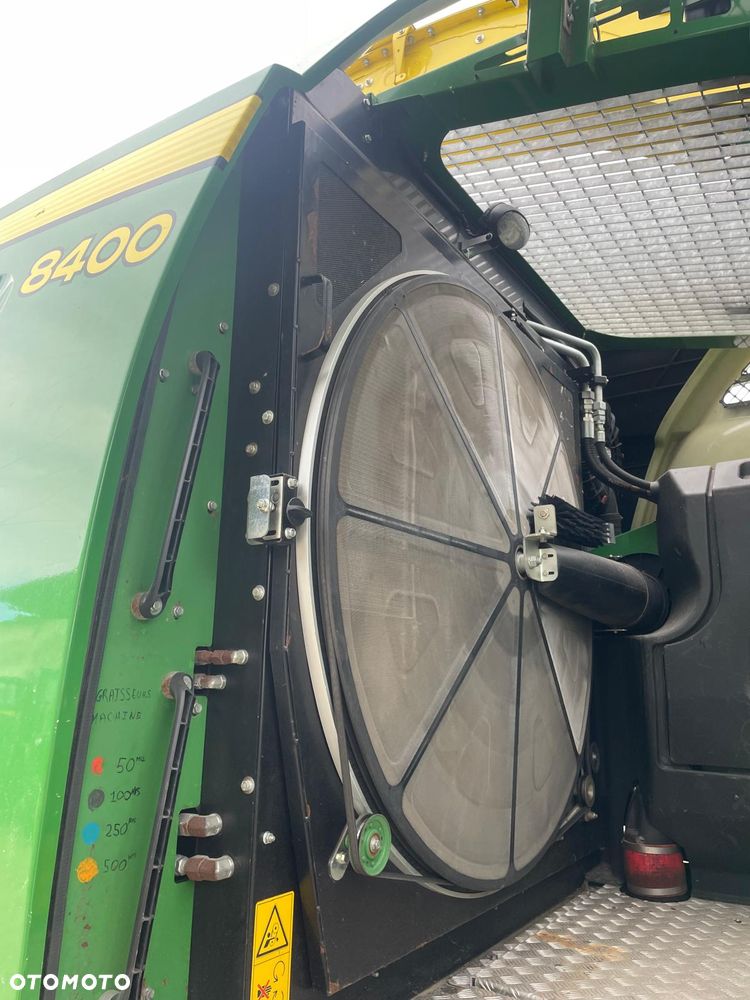 John Deere 8400 - 5