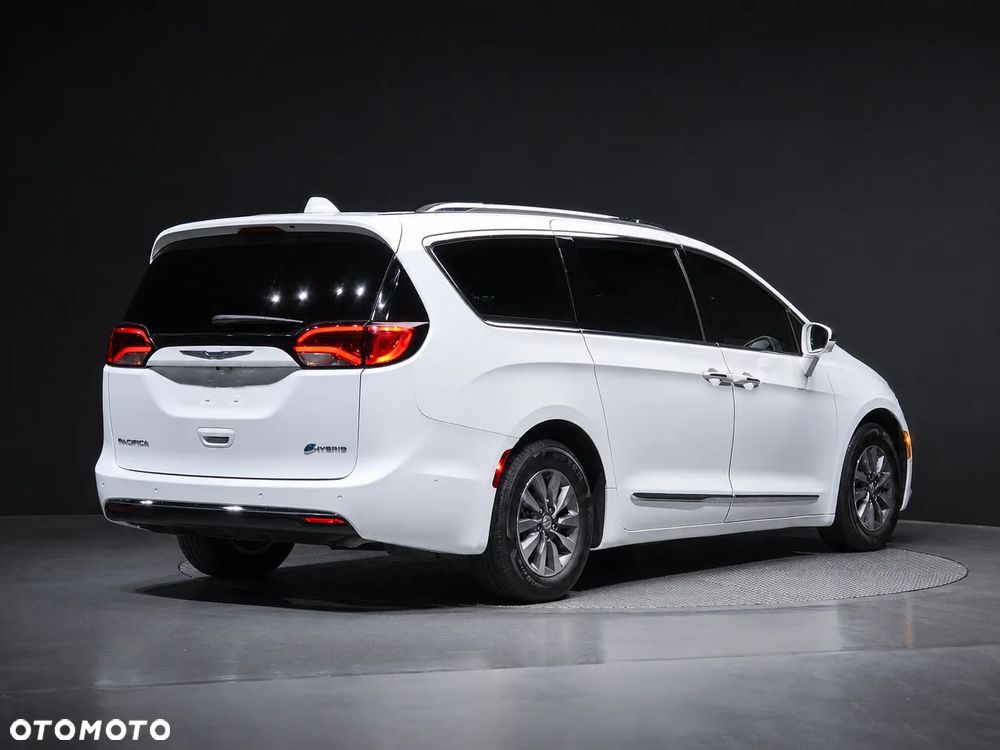 Chrysler Pacifica - 6