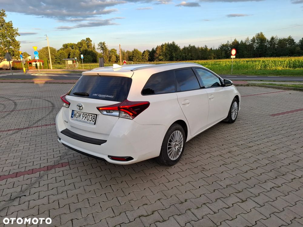 Toyota Auris 1.6 Comfort - 2