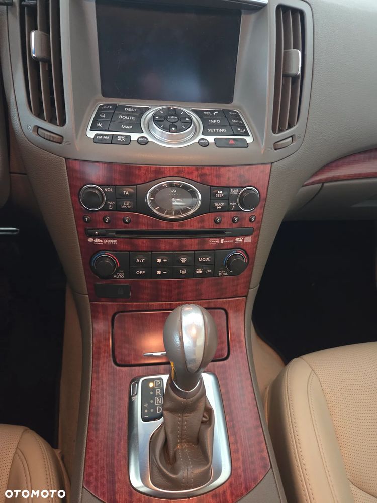 Infiniti G G37 - 16