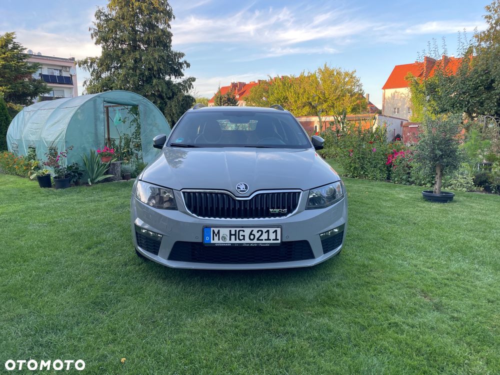 Skoda Octavia 2.0 TDI DSG RS - 2