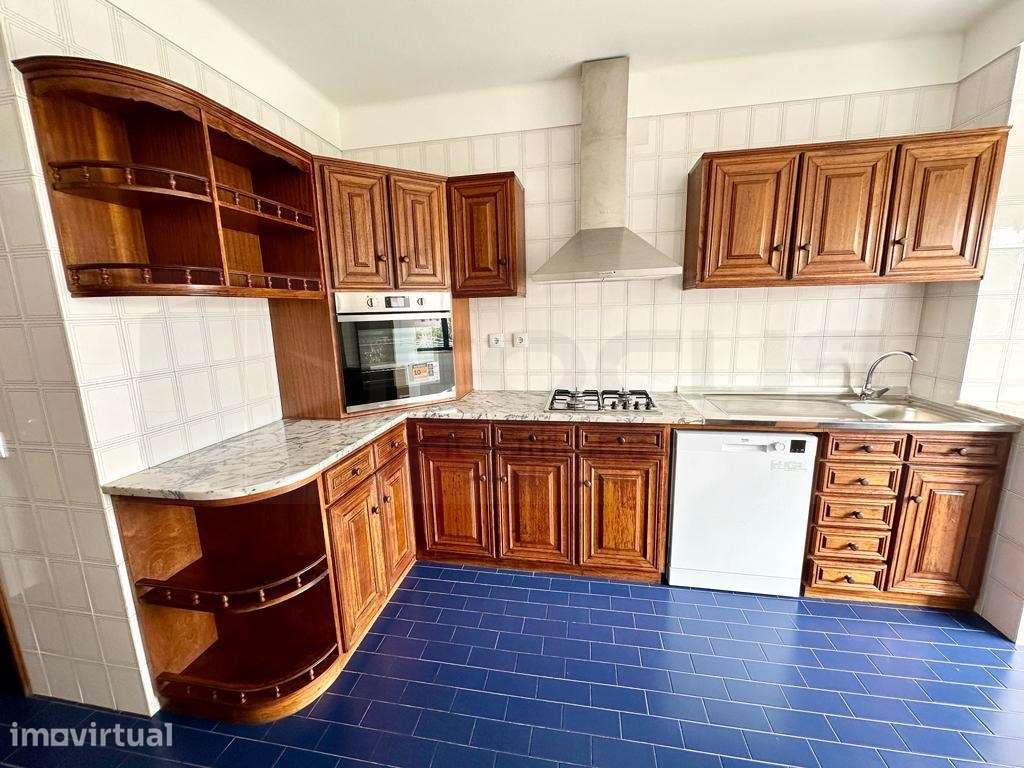 Apartamento T3 com garagem para arrendamento - Esgueira - Grande imagem: 2/23