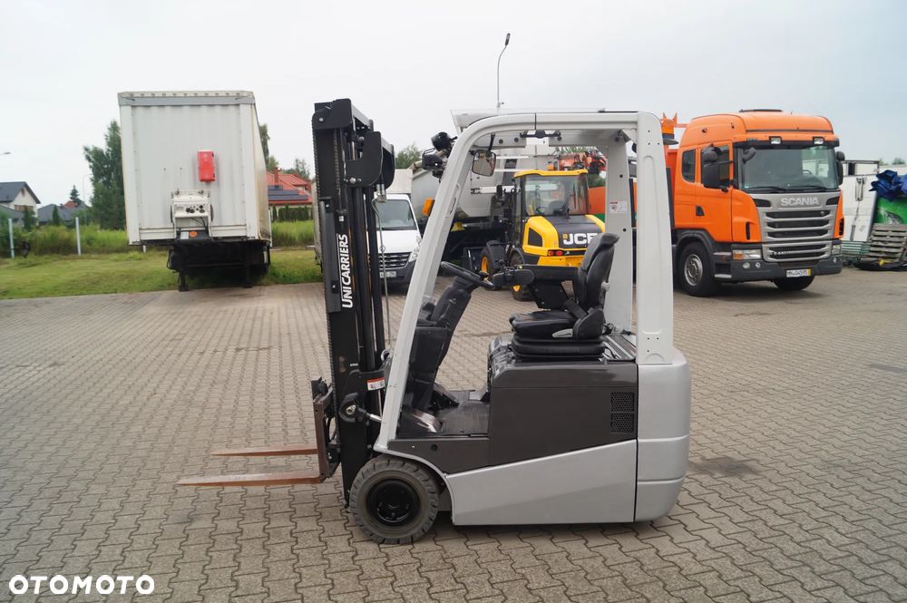 Nissan Wózek Widłowy  Elektryk 3-kołowy - 8