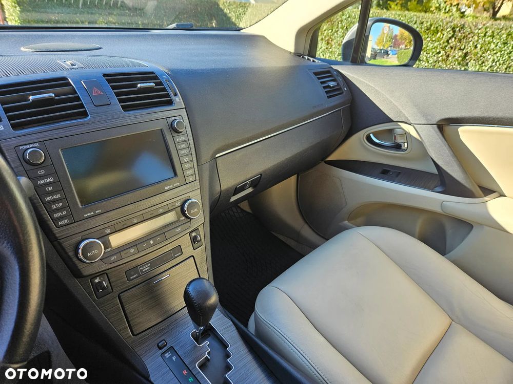 Toyota Avensis 2.0 Prestige MS - 17