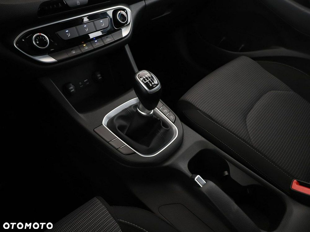 Hyundai i30 1.4 Select - 28