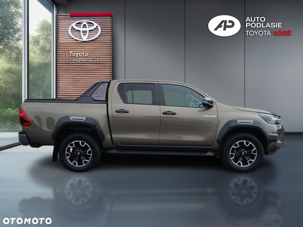 Toyota Hilux 2.8 D-4D Double Cab Invincible Sport 4x4 - 10