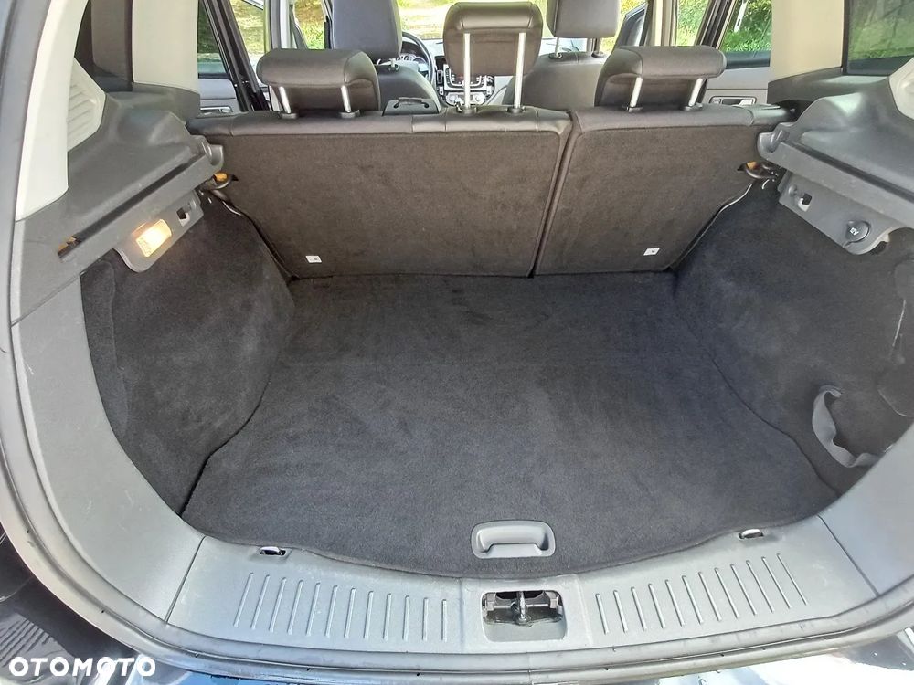 Ford Kuga 2.0 TDCi 2x4 Titanium - 24