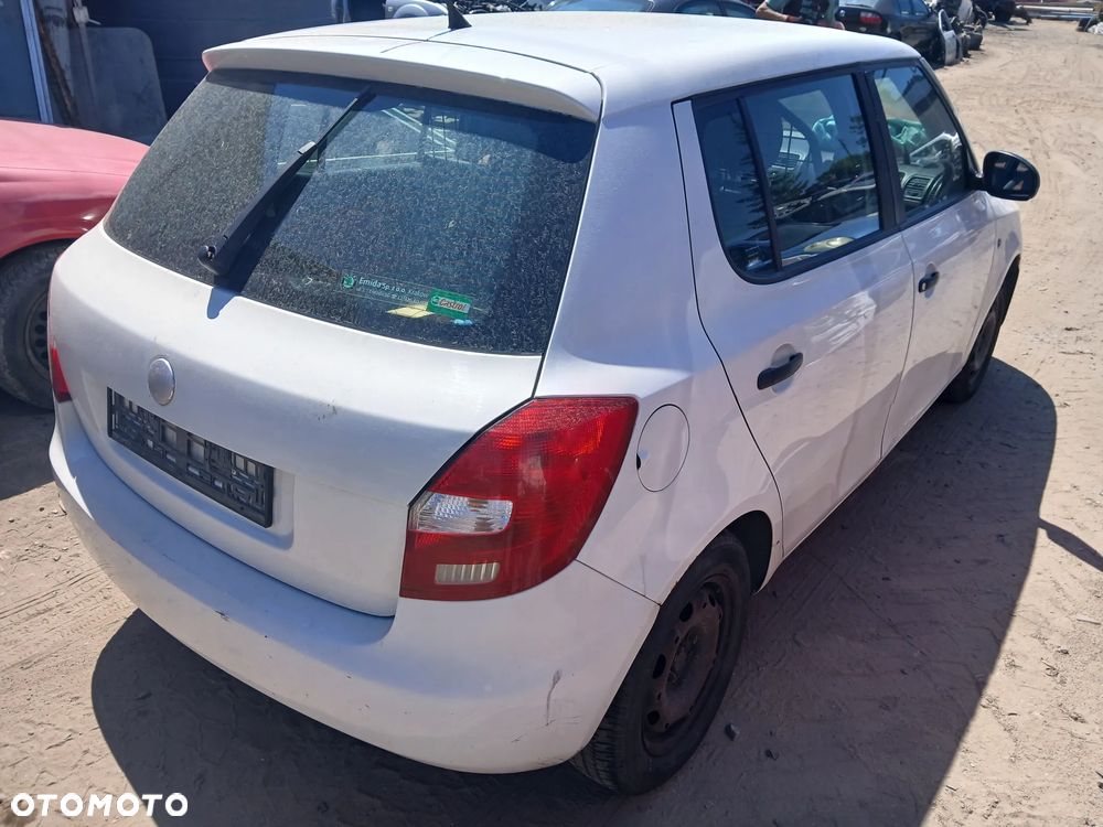 skoda fabia II LF9E maska zderzak lampa grill błotnik drzwi zbiornik paliwa szyba lusterko klamka - 3