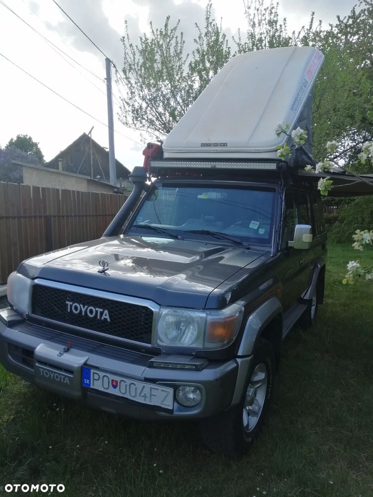 Toyota Land Cruiser - 2