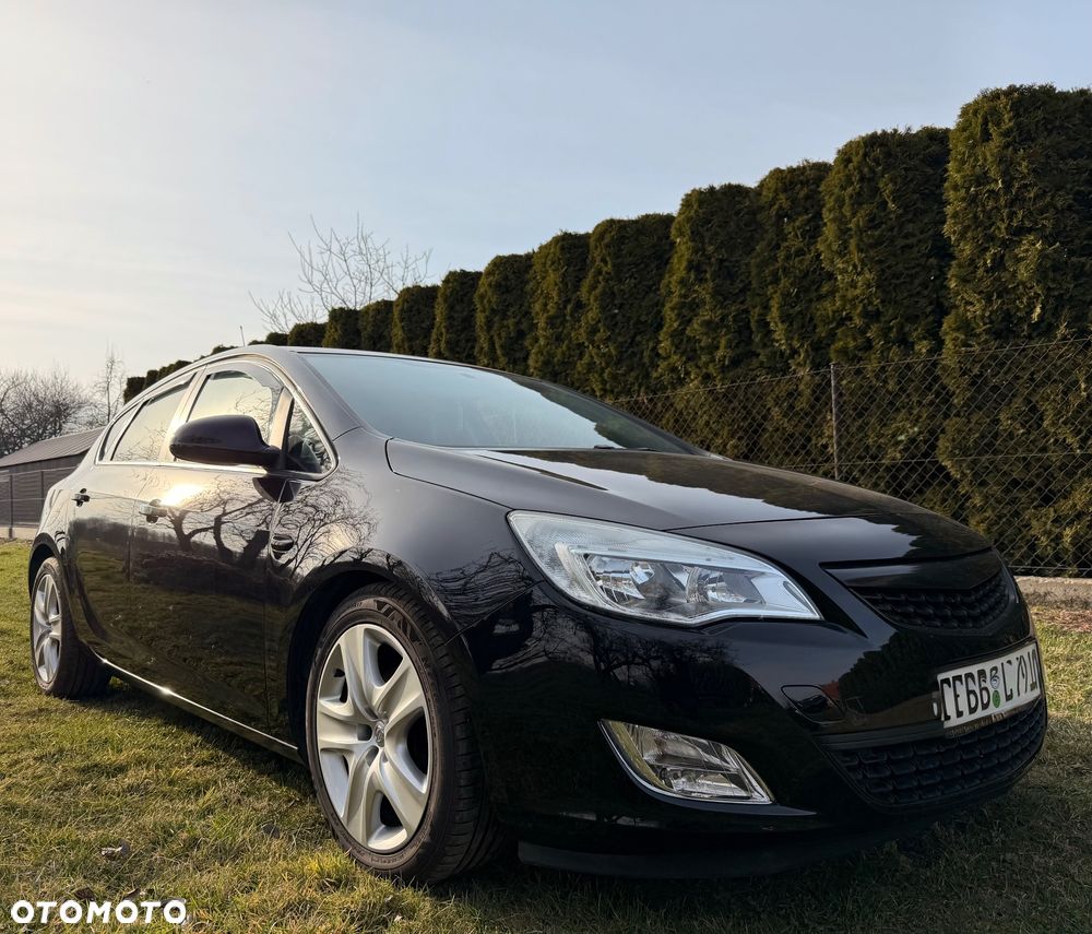 Opel Astra 1.4 Turbo Edition Sport - 1